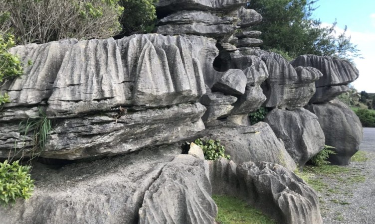 Labyrinth Rocks-Takaka