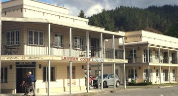 Lantern Court Motels