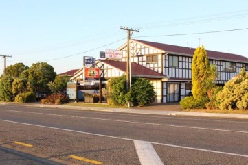 Albatross Motel