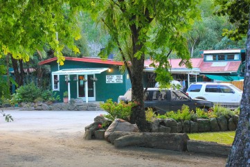 Te Araroa Beachside Holiday Park