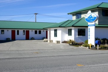 The Lakes Motel