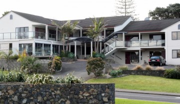 Whangaparoa Lodge