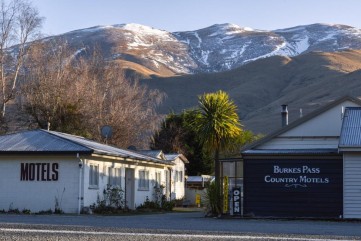 Burkes Pass Country Motel