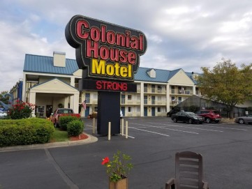 Colonial House Motel