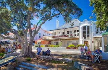 Commodore's Lodge Motel