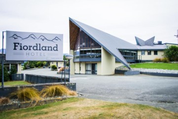 Fiordland Hotel  